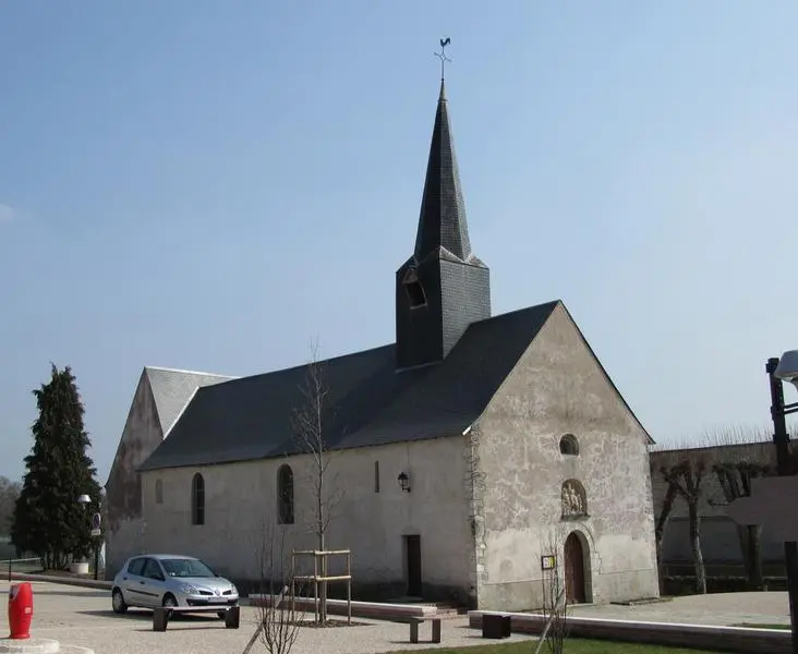 Église Saint-Martin de Crouy-sur-Cosson, édifice roman inscrit aux Monuments historiques