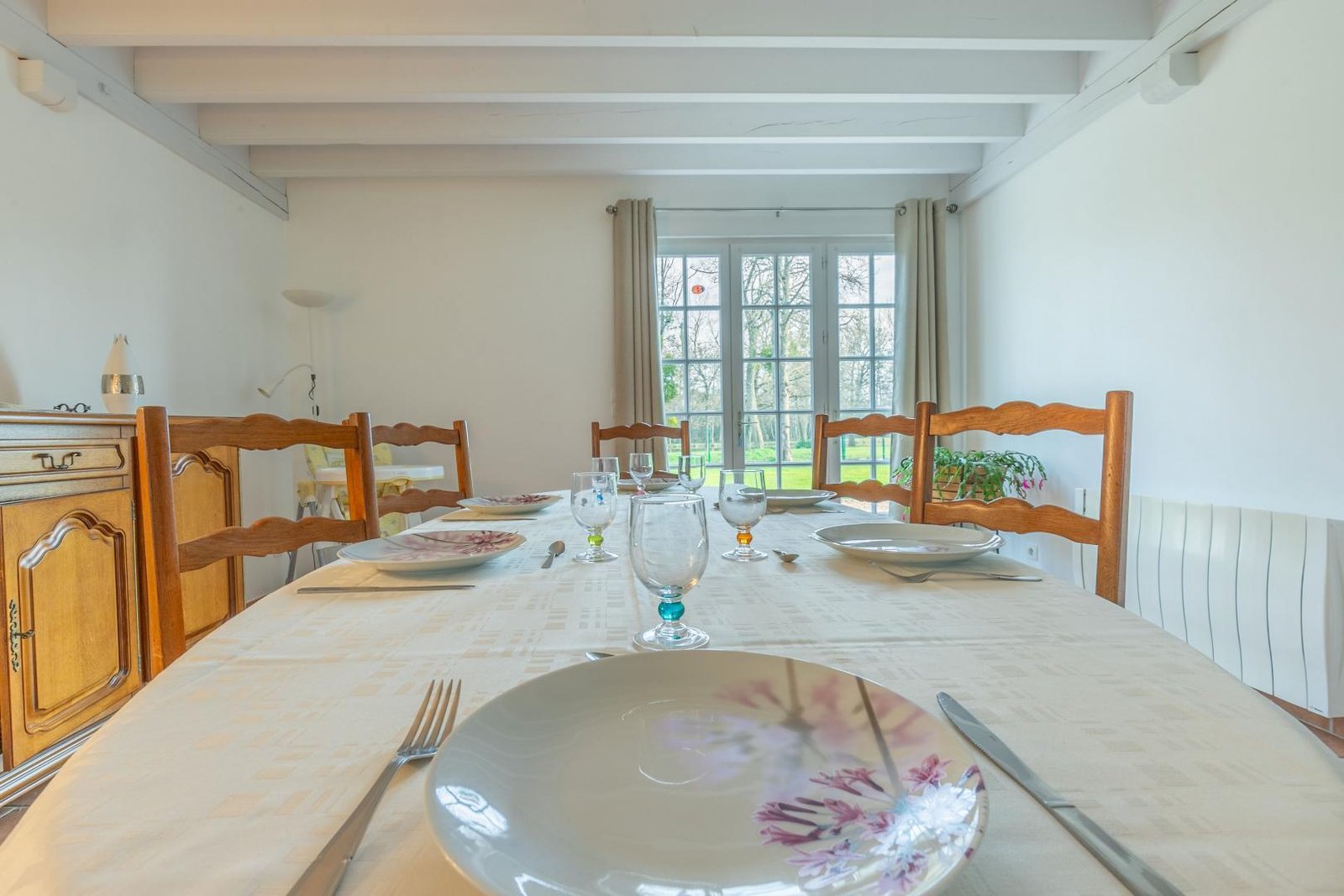 Salle à manger du gîte Le Bois Nillon pour 6 personnes